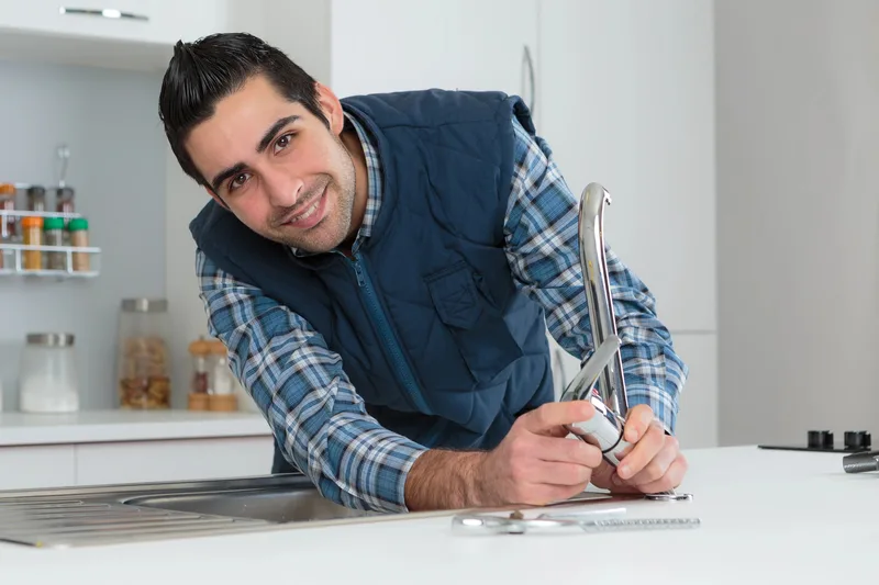 Plombier professionnel en dépannage — Plombier Paris 17, Paris 17e